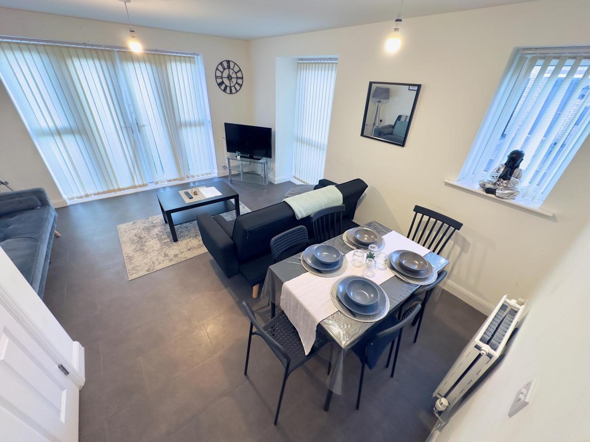 Modern House In Centre With Private Parking And Gated Holiday home *