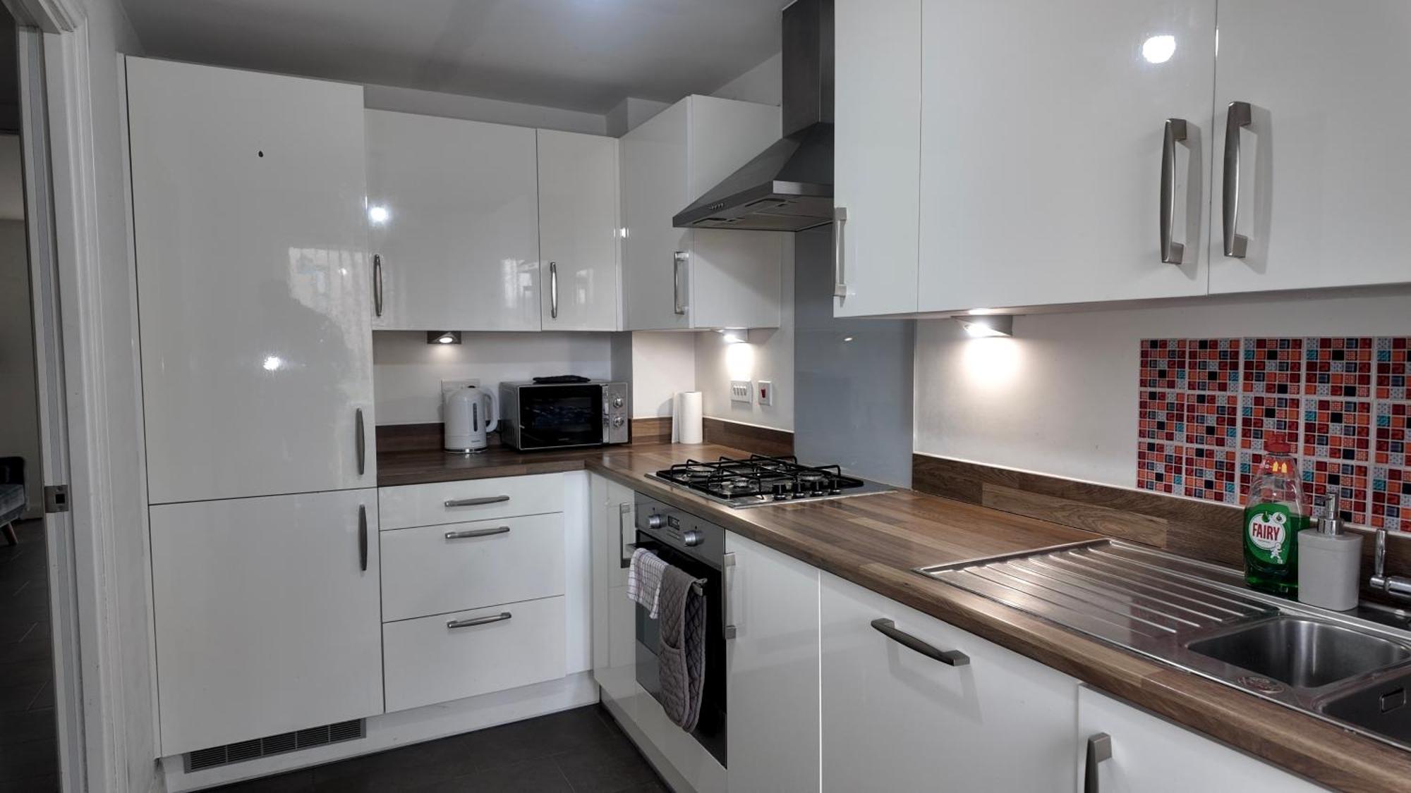 Modern House In Centre With Private Parking And Gated Holiday home Birmingham